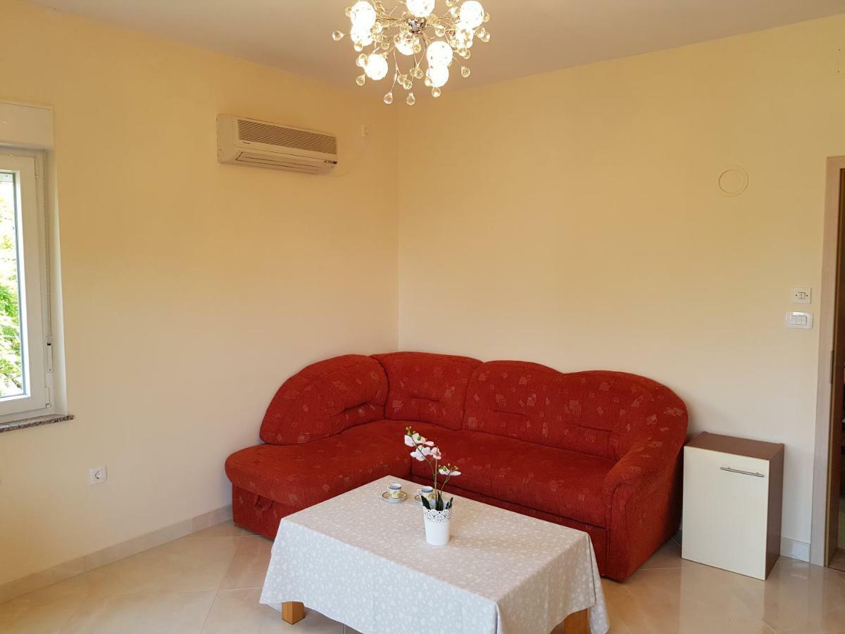 Apartman Vesna Malinska Bagian luar foto