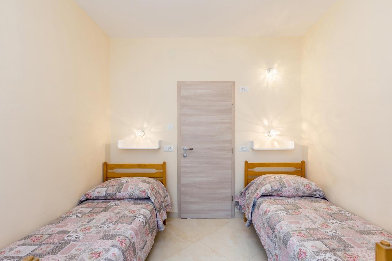 Apartman Vesna Malinska Bagian luar foto