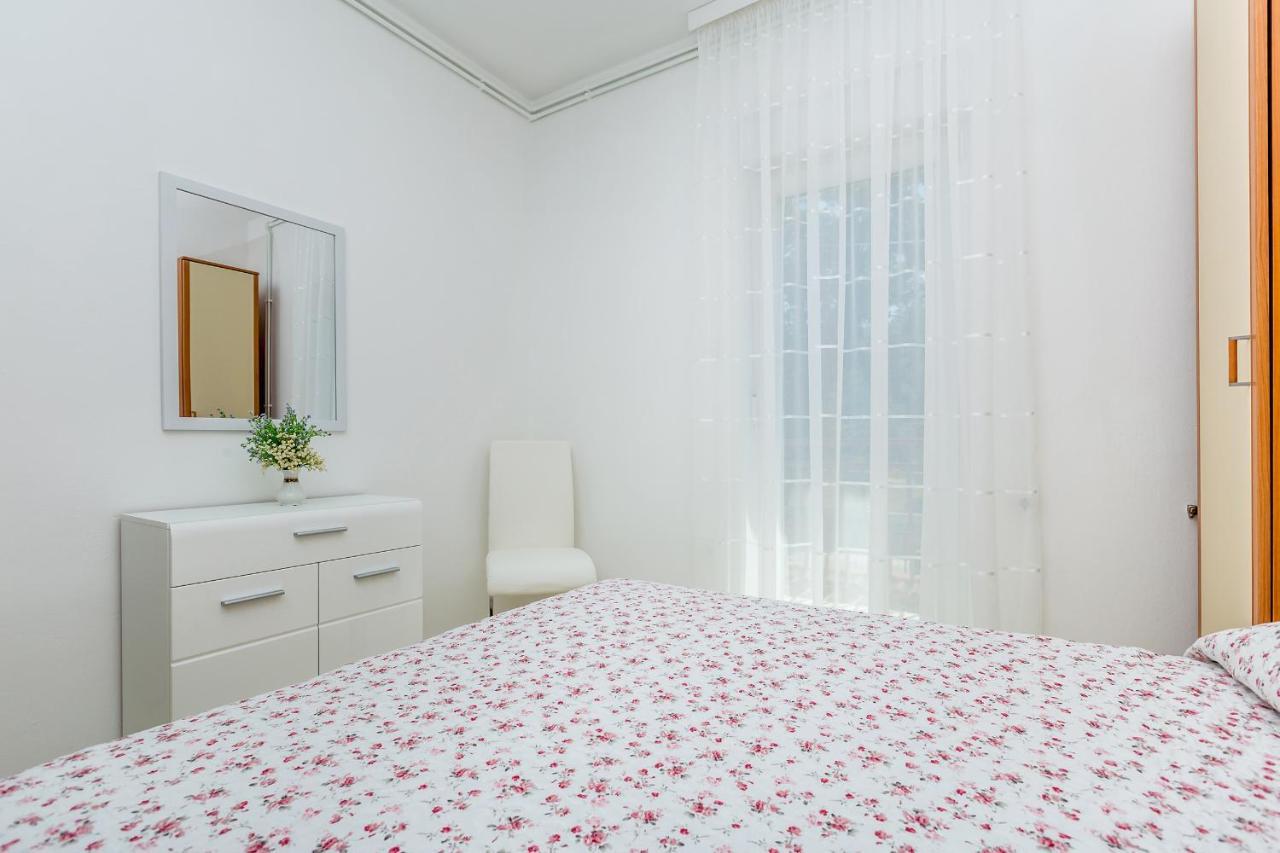 Apartman Vesna Malinska Bagian luar foto